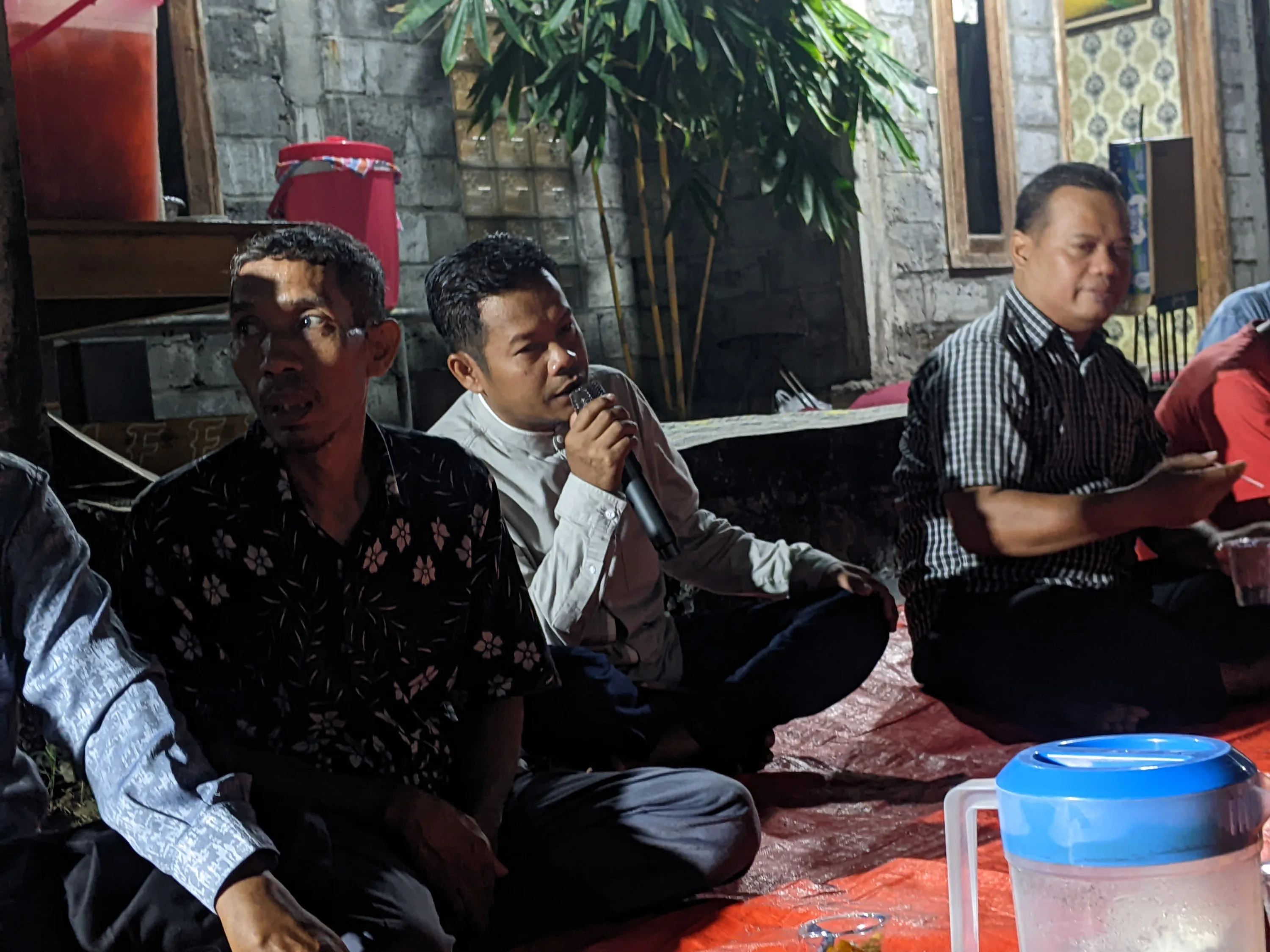 Halal Bihalal Warga Gang Masjid Kejapanan Penuh Kehangatan dan Keakraban