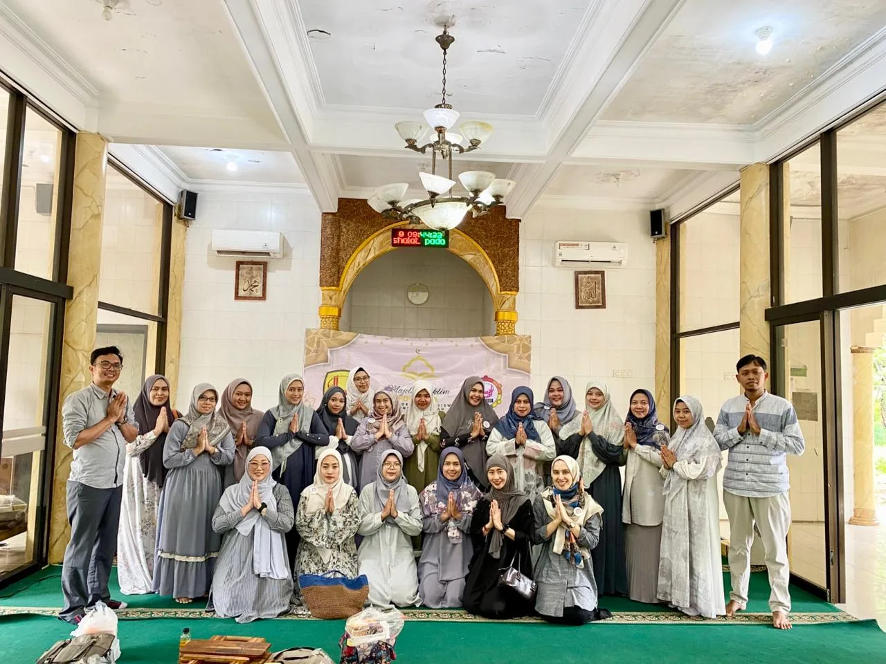 QRIS Masuk Surga: Cara Unik Wali Murid SD Insan Amanah Lipat Gandakan Pahala