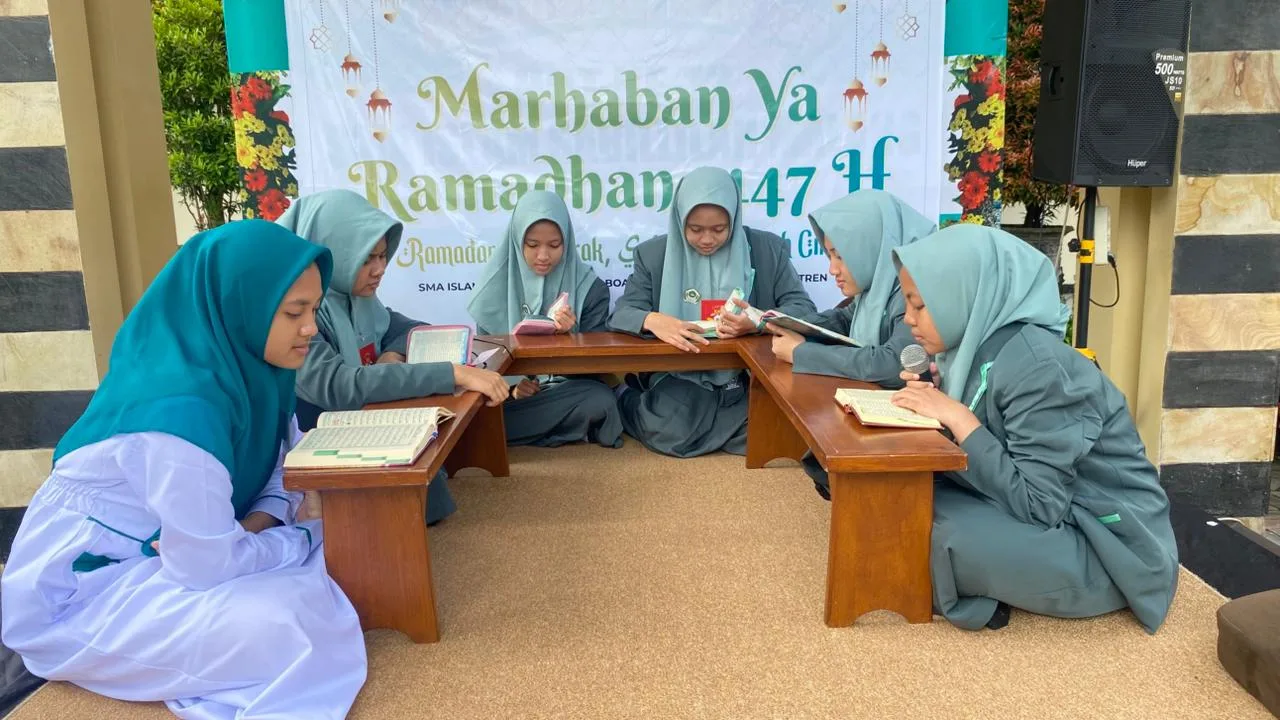 Nuzulul Qur’an di SMAIS: Antara Kitab Kuning, Sanad Kiai, dan Jurus Darling
