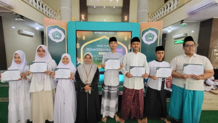 Santri Award, SMP Islam Sabilillah : Cara Unik Menghargai Karakter Siswa di Bulan Ramadan Santri Award, SMP Islam Sabilillah : Cara Unik Menghargai Karakter Siswa di Bulan Ramadan