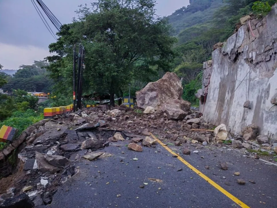 Longsor,Trenggalek–Ponorogo KM 16