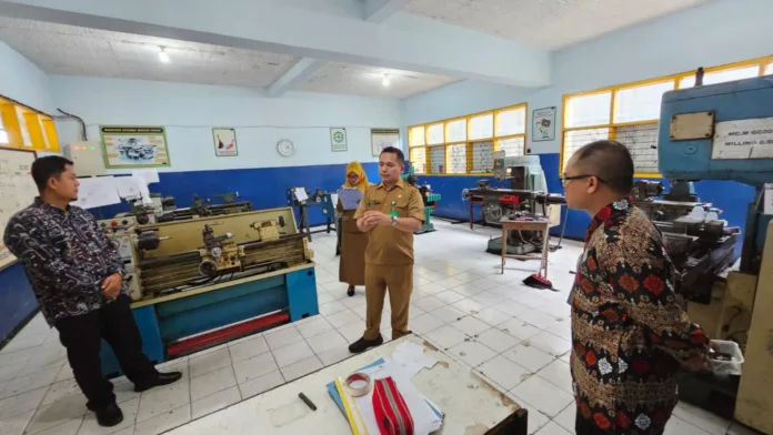 Perpanjangan Izin Operasional, Dinas Pendidikan Tinjau Langsung Fasilitas SMK PU Malang Perpanjangan Izin Operasional, Dinas Pendidikan Tinjau Langsung Fasilitas SMK PU Malang