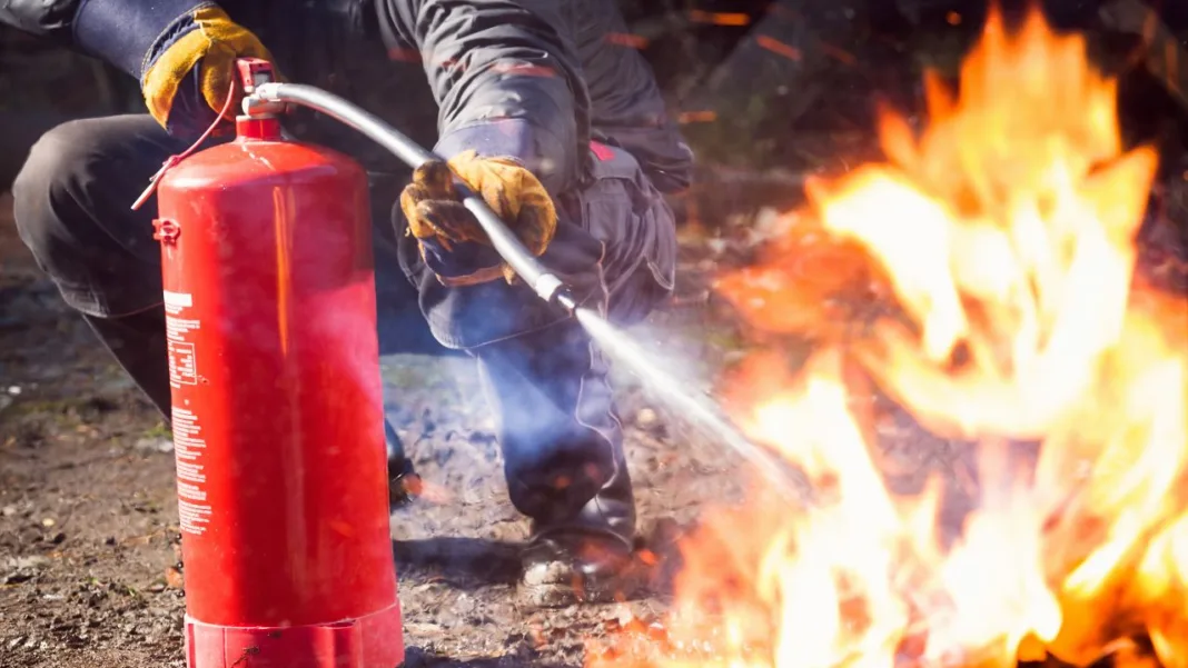 Tips Mencegah Kebakaran Listrik Saat Rumah Kosong