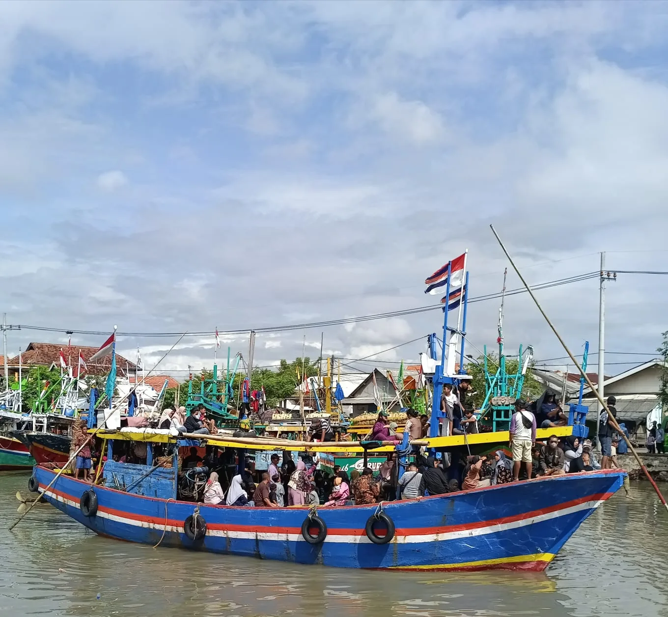 Tradisi Praonan Pasuruan Jadi Wisata Dadakan, Warga Raup Cuan dari Lebaran Ketupat