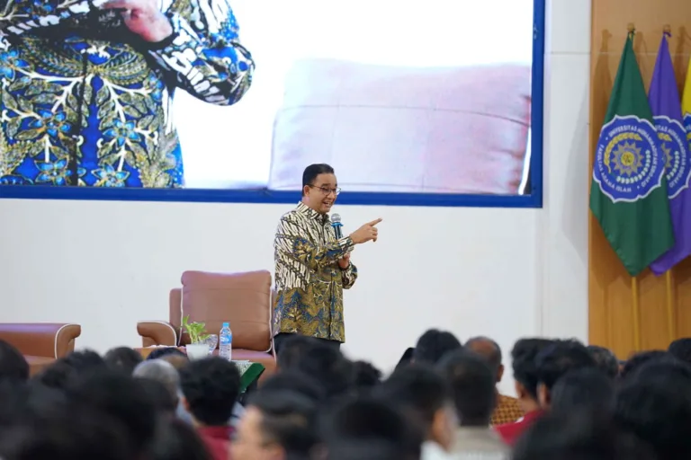 Diskusi Bersama di Umsida, Anies Tekanan Pemimpin Harus Siap Terima Kritik