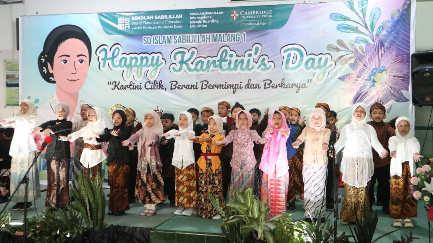 Kartini Cilik dan Jajan Tempo Dulu Di SD Islam Sabilillah Malang 1