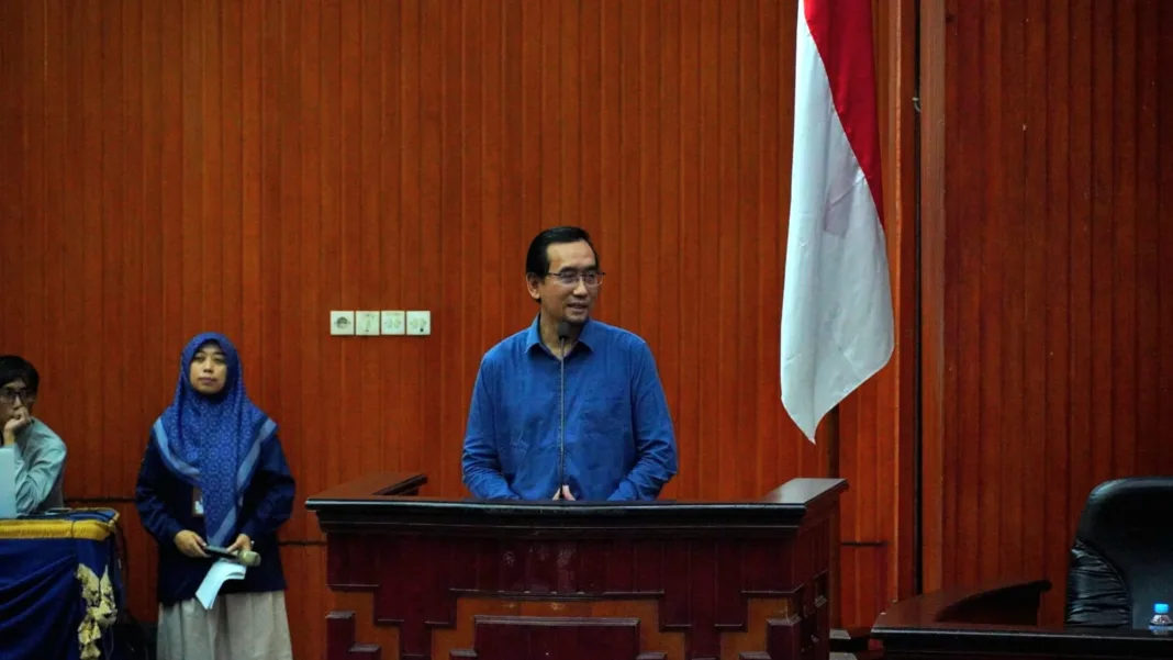 Rektor UB, Prof. Widodo memberikan sambutan Rektor UB, Prof. Widodo memberikan sambutan