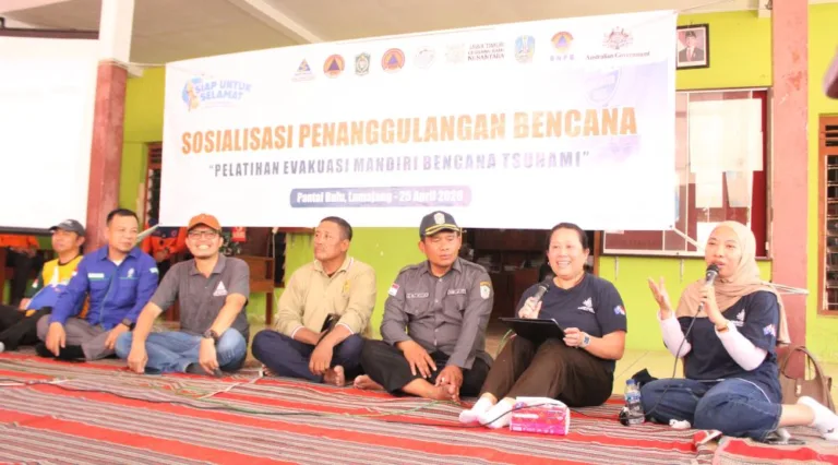 Siap Selamat, Pemprov Jatim Latih Warga Lumajang Hadapi Tsunami