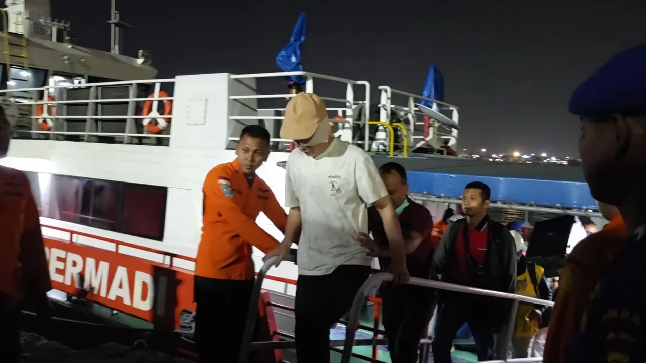 Tim SAR Gabungan Evakuasi ABK Asal China di Perairan Karang Jamuang