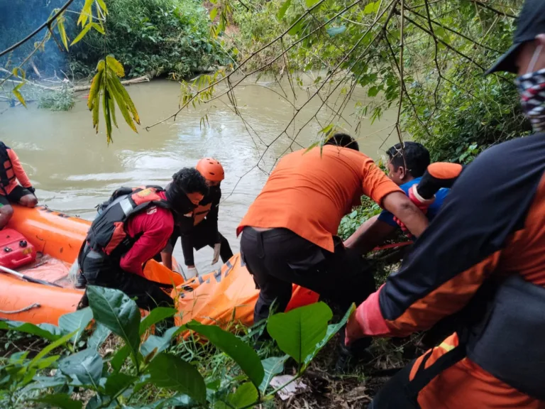 Selama 2 Hari Hilang; Ibu dan Anak Ditemukan Meninggal di Sungai Tunjung