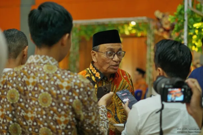 Sengit! 34 Ribu Orang “War” Kursi UM via Jalur Prestasi, Rektorat Bidik Rekor 120 Ribu Pendaftar Sengit! 34 Ribu Orang “War” Kursi UM via Jalur Prestasi, Rektorat Bidik Rekor 120 Ribu Pendaftar