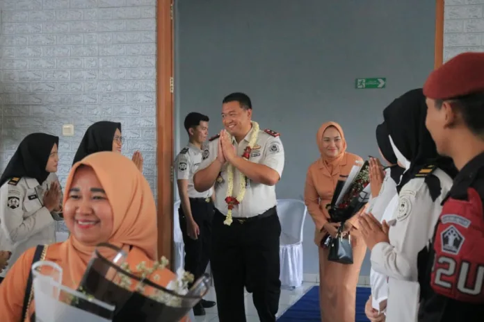 Nahkoda Lapas Mojokerto Kini Emban Amanah Jadi Kalapas Pemuda IIA Madiun Nahkoda Lapas Mojokerto Kini Emban Amanah Jadi Kalapas Pemuda IIA Madiun