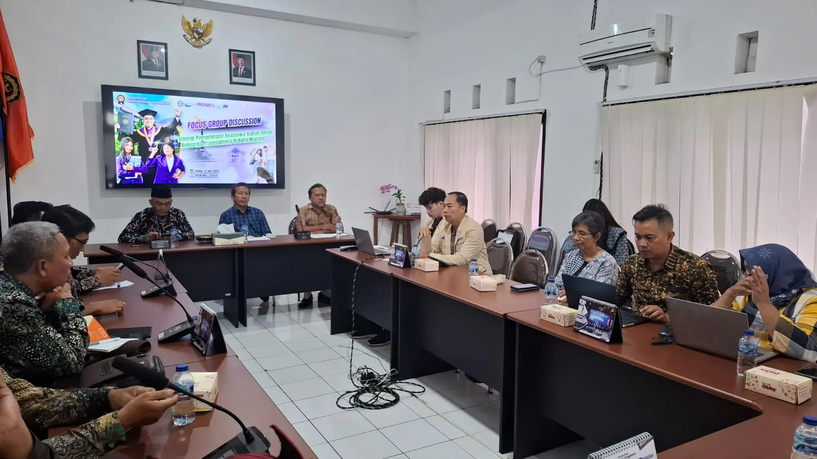 Beasiswa Bukan Sekadar Bantuan, Kabag Kesra Pemkot Malang: Ini Jembatan Harapan untuk Masa Depan