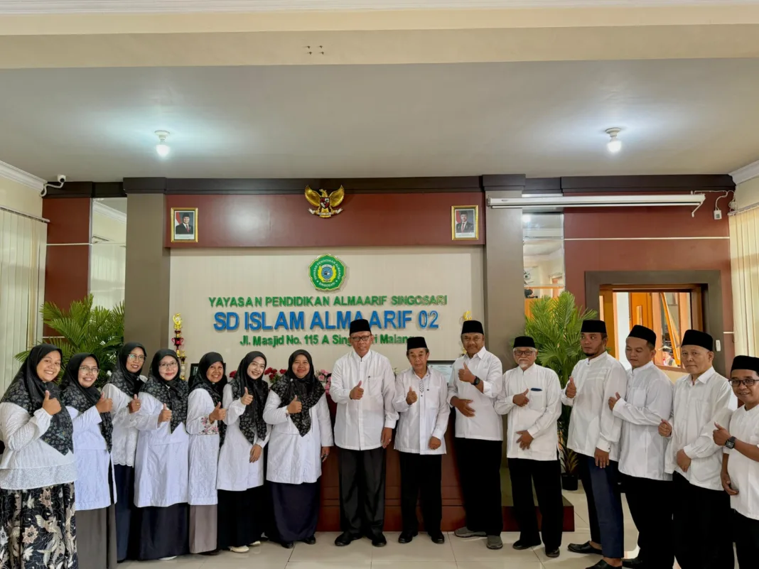 SDI Almaarif 02 Singosari Siapkan Generasi Berkarakter dan Adaptif di Era Digital SDI Almaarif 02 Singosari Siapkan Generasi Berkarakter dan Adaptif di Era Digital