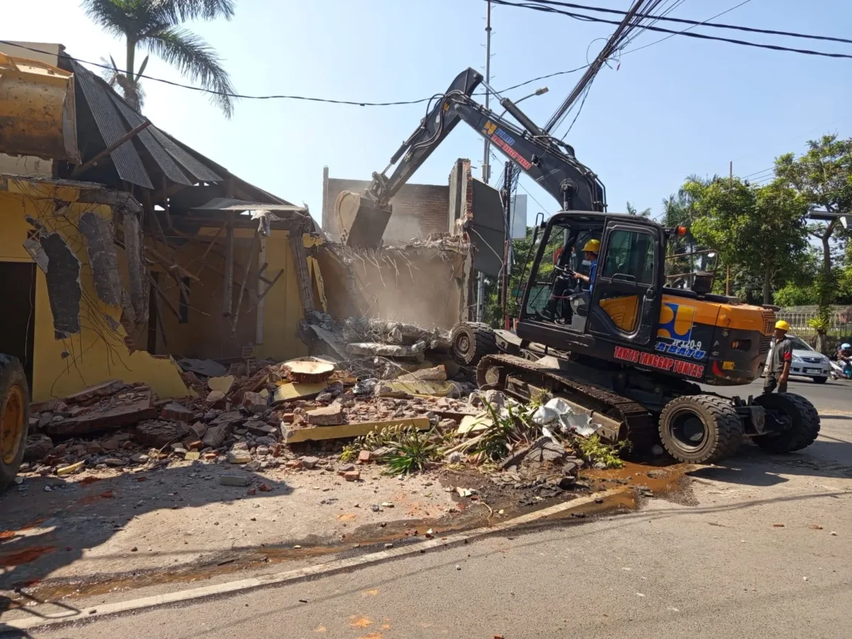 Atasi Kemacetan dan Percantik Simpang Empat Patih