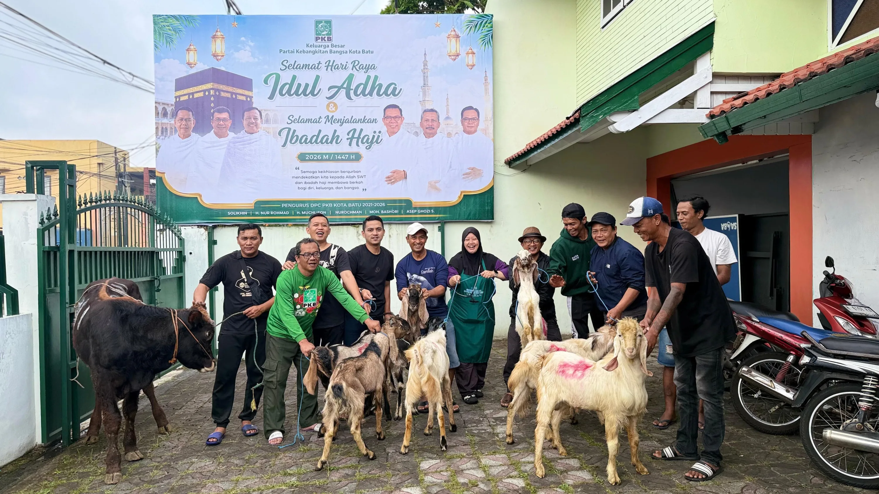 Wujud Kepedulian Sosial, DPC PKB Kota Batu Tebar Hewan Kurban untuk Masyarakat