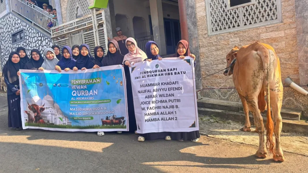 Rayakan Iduladha 1447 H, Al Hikmah IIBS Salurkan 2 Ekor Sapi Kurban untuk Warga Giripurno Rayakan Iduladha 1447 H, Al Hikmah IIBS Salurkan 2 Ekor Sapi Kurban untuk Warga Giripurno