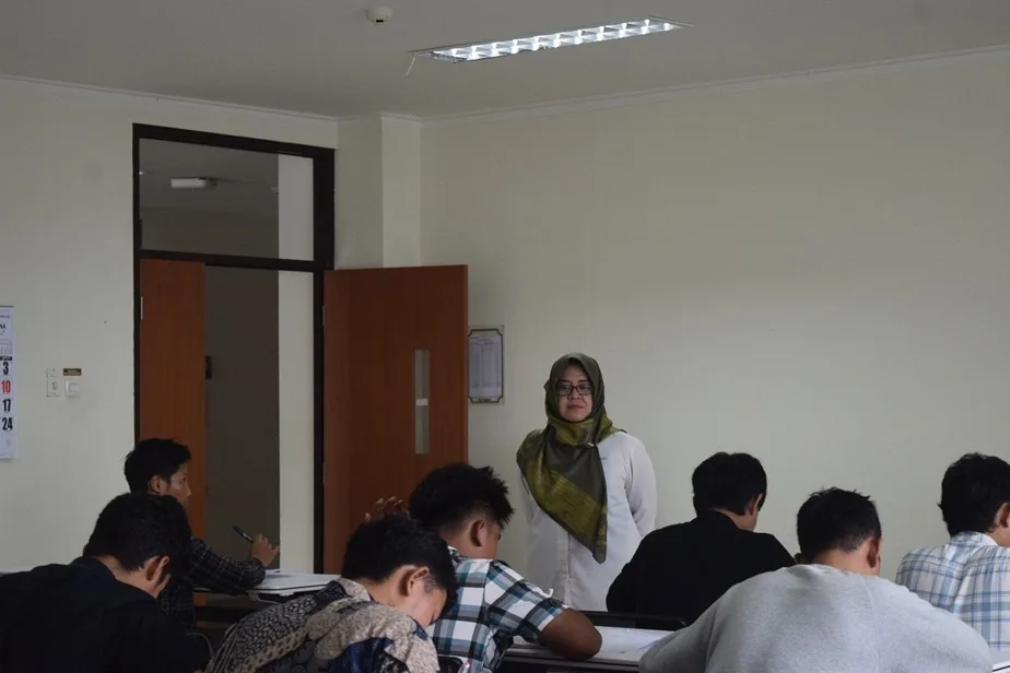 UM Kembangkan Model Evaluasi Literasi Vokasional Berbasis Kompetensi Abad 21 untuk Dukung SDGs Pendidikan Berkualitas UM Kembangkan Model Evaluasi Literasi Vokasional Berbasis Kompetensi Abad 21 untuk Dukung SDGs Pendidikan Berkualitas