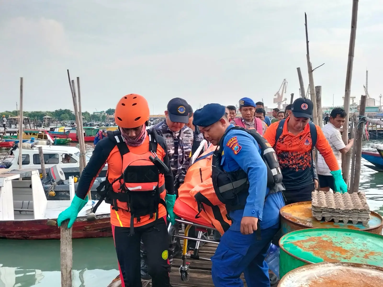Satu dari Dua Korban Kapal Tenggelam Di Gresik Ditemukan Tim SAR