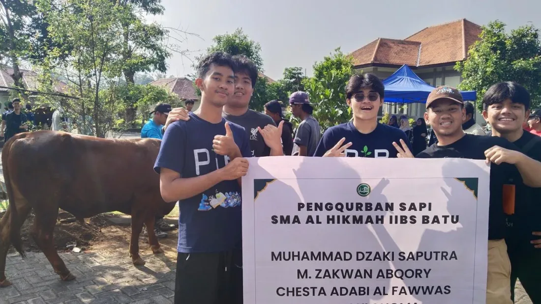 Tumbuhkan Jiwa Sosial dan Karakter Islami, Al Hikmah IIBS Batu Jadikan Ibadah Qurban Media Pembelajaran Nyata