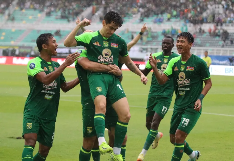Super League: Persebaya Tutup Musim Hajar Persik 5-0 Super League: Persebaya Tutup Musim Hajar Persik 5-0