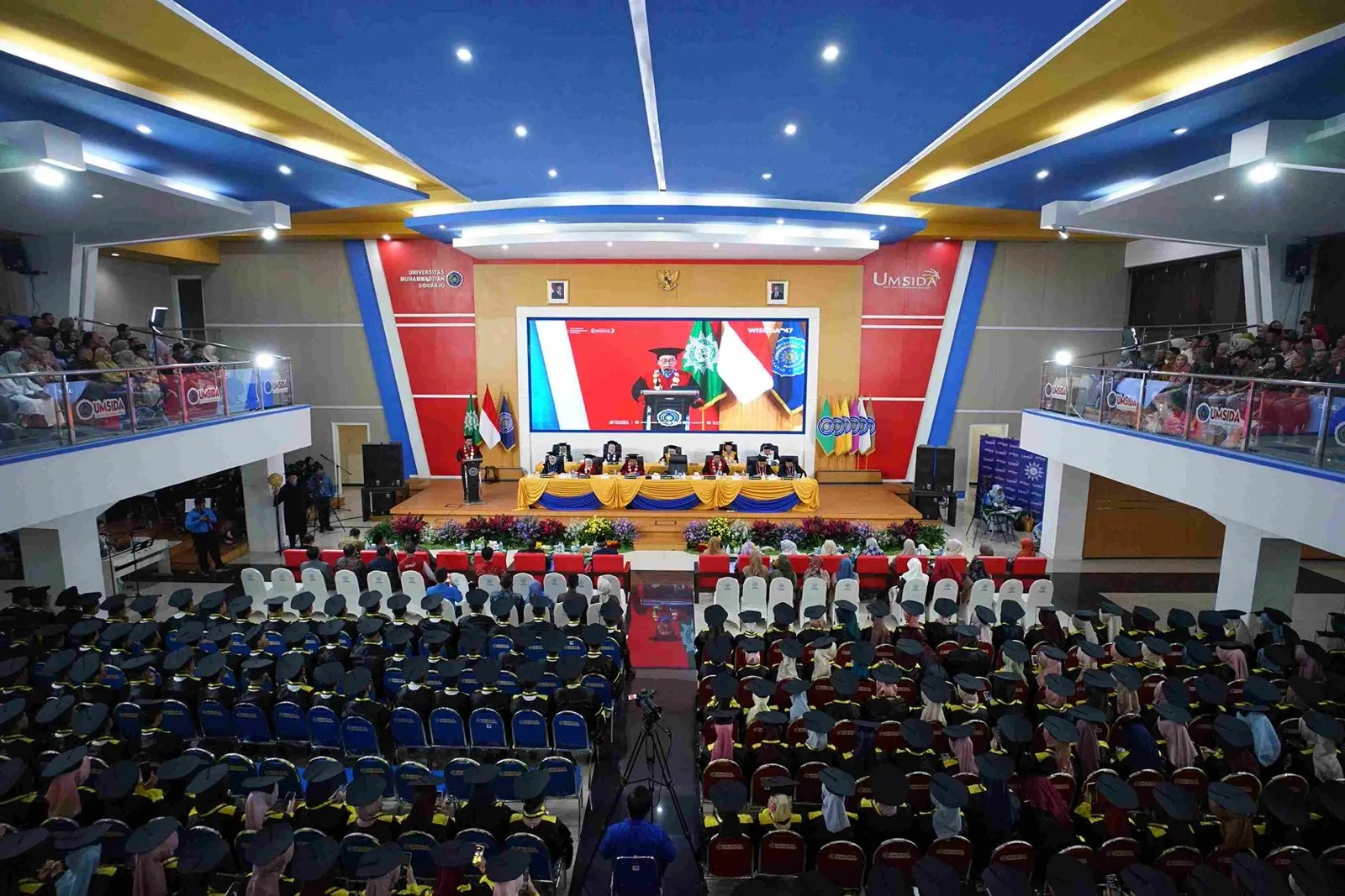 1.116 Wisudawan Umsida Resmi Dikukuhkan, Ini Pesan Wamen P2MI