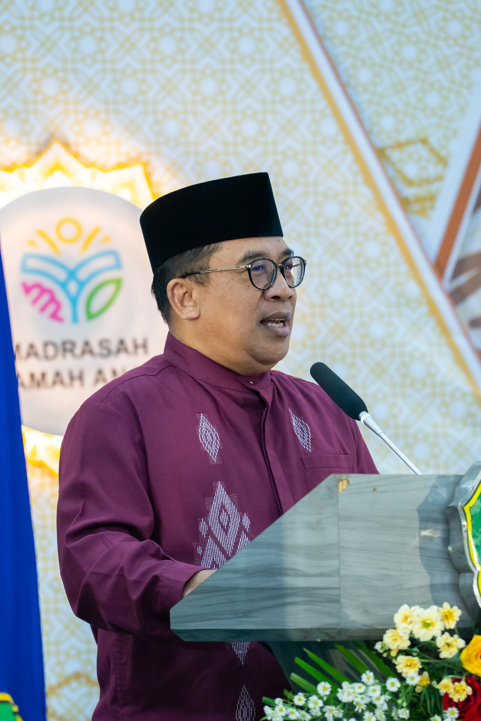 MTs Almaarif 01 Singosari Lepas 296 Lulusan Terbaik, Cetak Generasi Berkarakter dan Berprestasi MTs Almaarif 01
