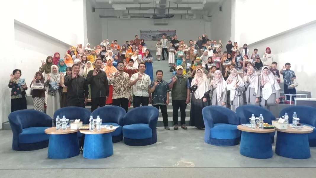 Smart Eco-Hub SD Insan Amanah Jadi Pelopor Edukasi AI dan Energi Surya bagi Siswa Kota Malang Smart Eco-Hub SD Insan Amanah Jadi Pelopor Edukasi AI dan Energi Surya bagi Siswa Kota Malang