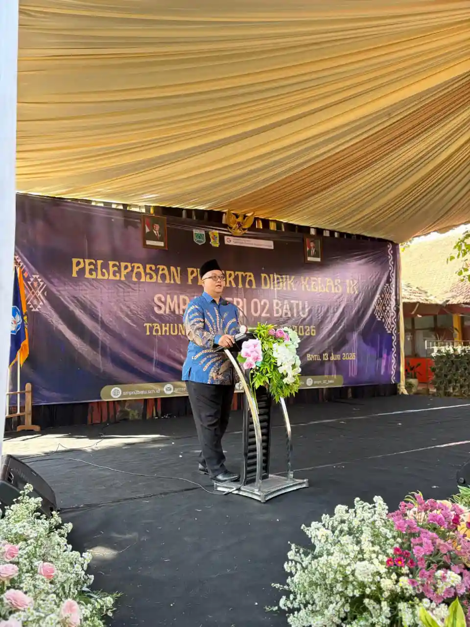 Purna Wiyata siswa kelas 9 SMPN 2 Kota Batu: Kadisdik : “Masa Depan Adalah Milik Mereka Yang Mempersiapkannya Hari Ini” Purna Wiyata siswa kelas 9 SMPN 2 Kota Batu: Kadisdik : “Masa Depan Adalah Milik Mereka Yang Mempersiapkannya Hari Ini”