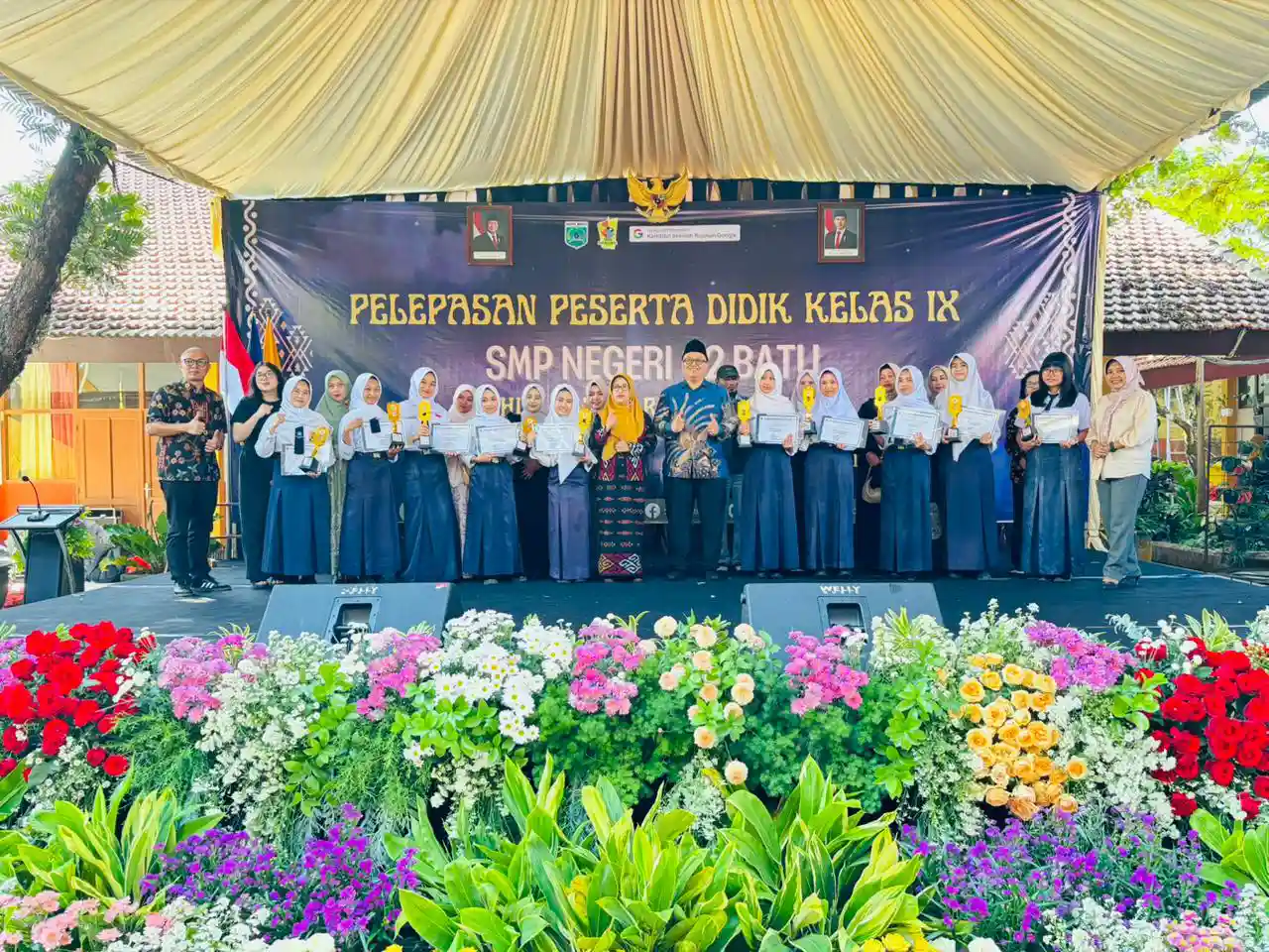 Purna Wiyata siswa kelas 9 SMPN 2 Kota Batu: Kadisdik : "Masa Depan Adalah Milik Mereka Yang Mempersiapkannya Hari Ini"
