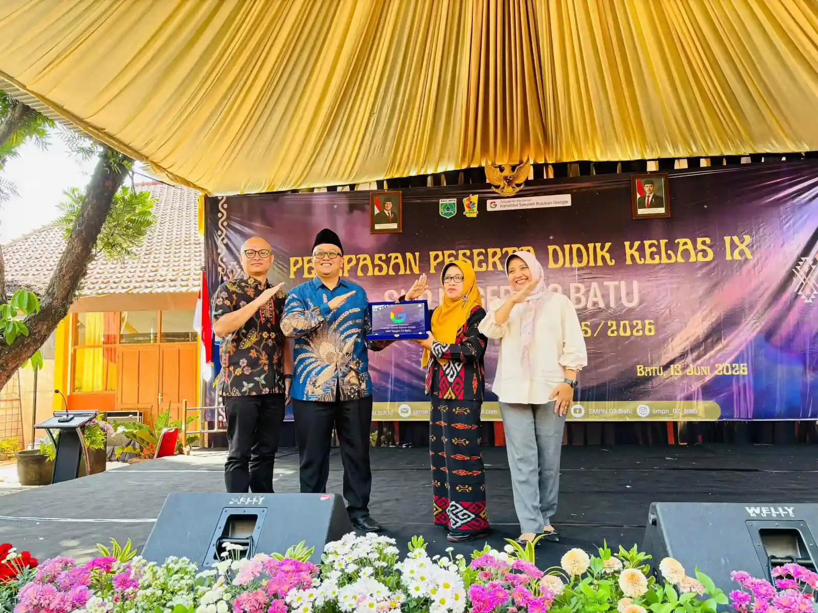 SMPN 2 Kota Batu Terima Plakat Sebagai KSRG; Alfi : Jadi Role Model Sekolah di Kota Batu