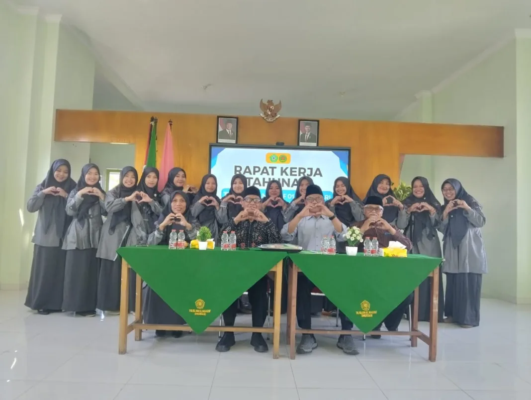 Raker TK Islam Almaarif 01 Singosari Siapkan Program Unggulan Tahun Ajaran Baru Raker TK Islam Almaarif 01 Singosari Siapkan Program Unggulan Tahun Ajaran Baru