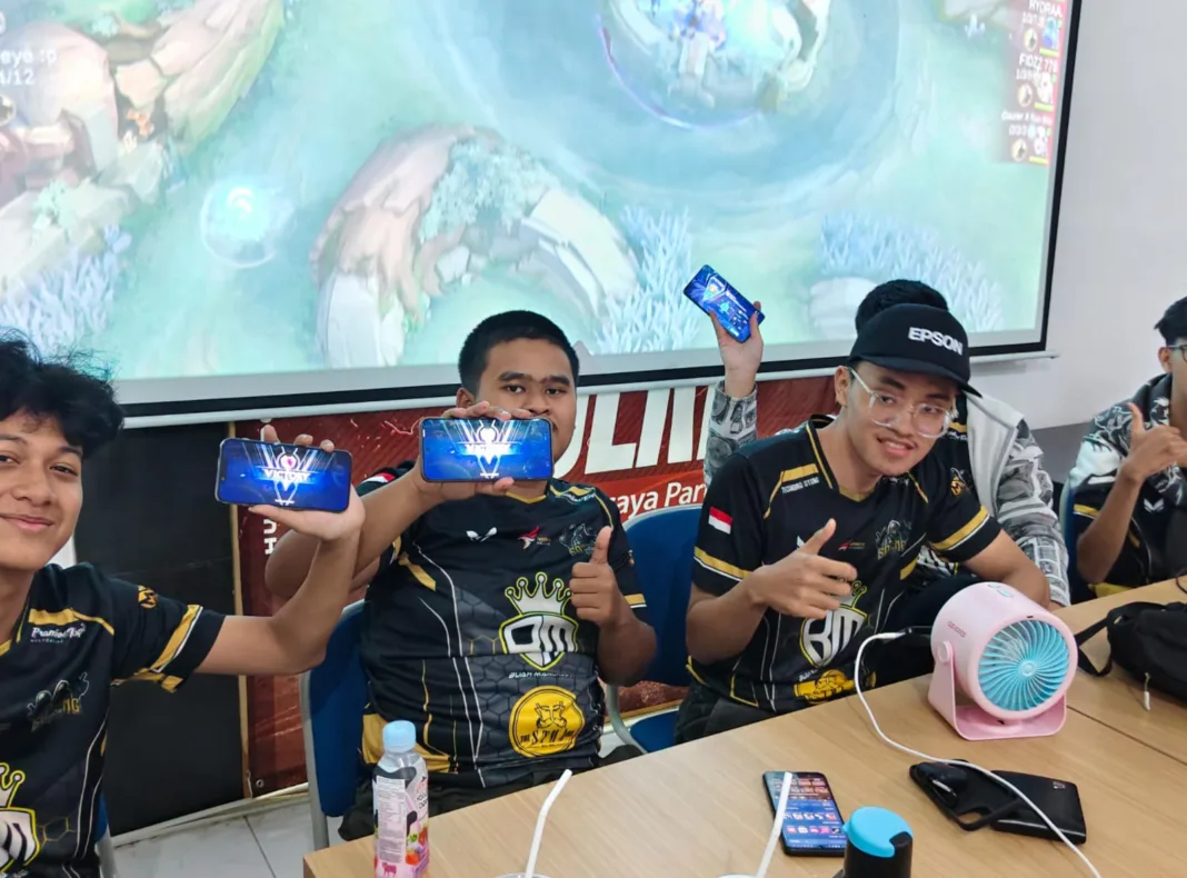 Mengukir Sejarah, SDES RAPPZYY Perwakilan Kota Batu Lolos Babak 8 Besar Piala Esport Kapolda Jatim Mengukir Sejarah, SDES RAPPZYY Perwakilan Kota Batu Lolos Babak 8 Besar Piala Esport Kapolda Jatim
