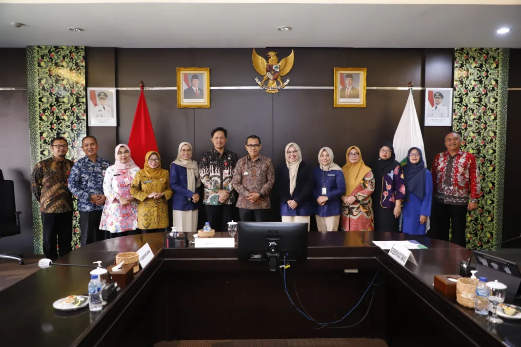 Sisa 1.476 Warga Belum Terdaftar JKN, Wali Kota Batu Minta Edukasi Masyarakat yang ‘Merasa Sehat’ Ditingkatkan Sisa 1.476 Warga Belum Terdaftar JKN, Wali Kota Batu Minta Edukasi Masyarakat yang ‘Merasa Sehat’ Ditingkatkan