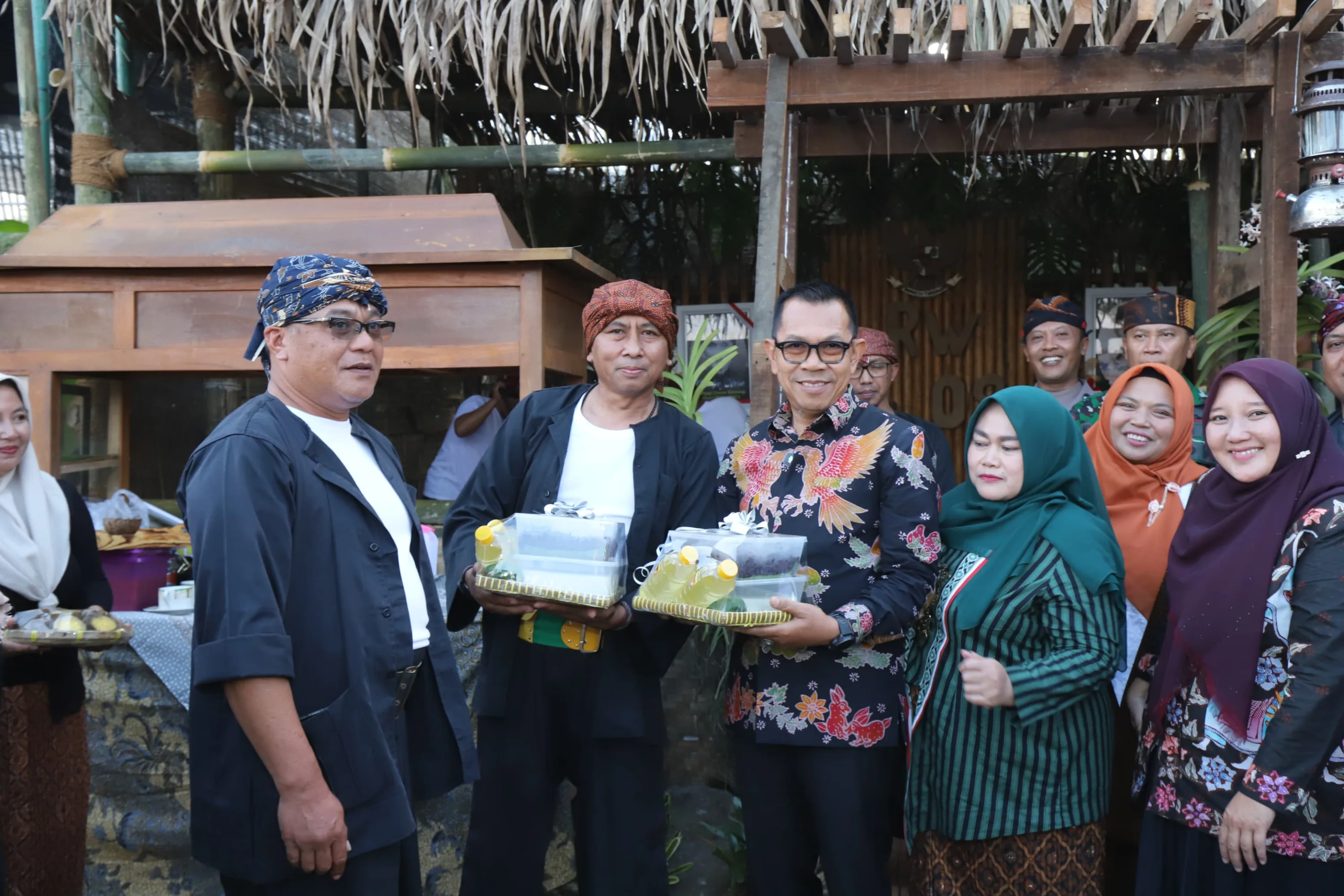 Hadiri Tradisi Njenang Suro di Bumiaji, Cak Nur Ajak Warga Rawat Warisan Budaya