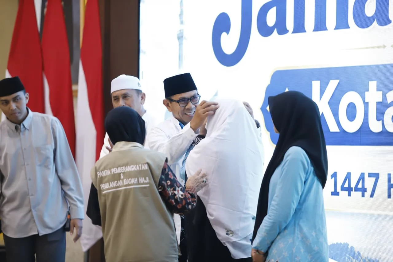 Full Senyum! 226 Jamaah Haji Kota Batu Pulang Selamat, Wali Kota Nurochman Puji Kekompakan Warga