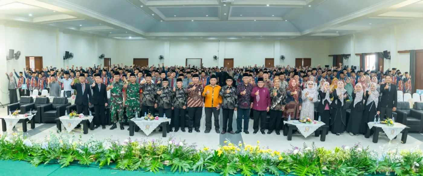 MTs Almaarif 01 Singosari Lepas 296 Lulusan Terbaik, Cetak Generasi Berkarakter dan Berprestasi MTs Almaarif 01