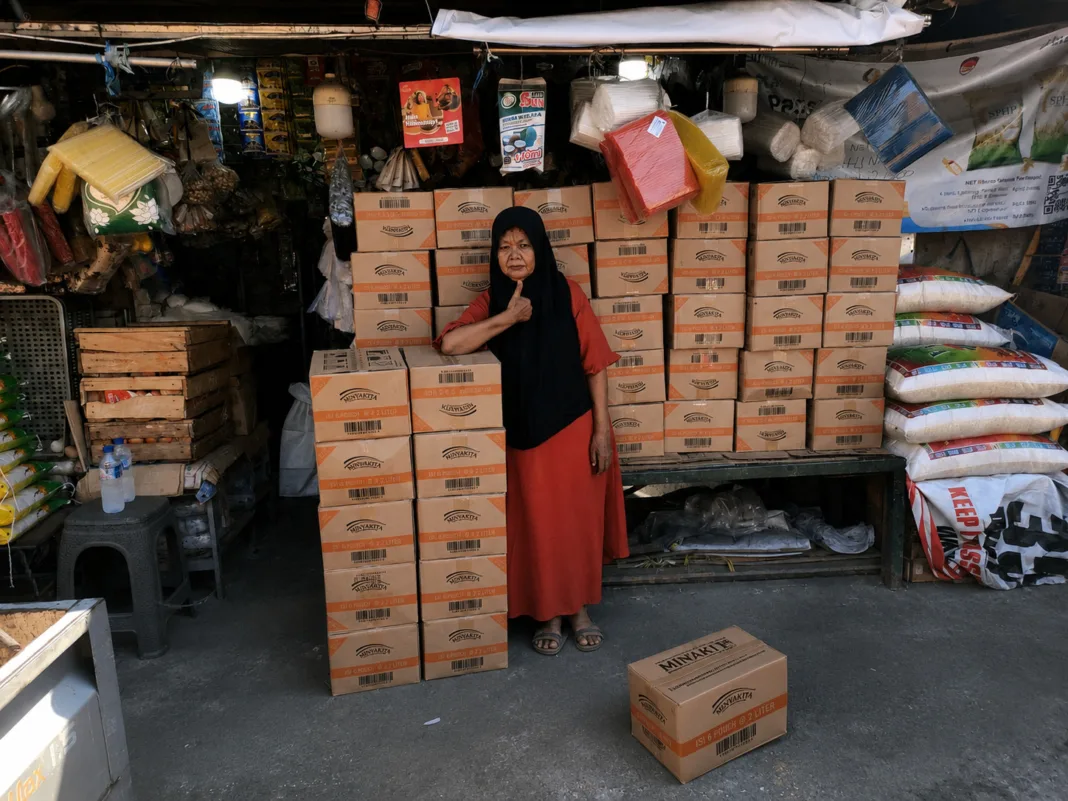 Penyaluran MinyaKita Oleh BULOG Mojokerto di Pasar SP2KP Tembus 357.000 Liter Penyaluran MinyaKita Oleh BULOG Mojokerto di Pasar SP2KP Tembus 357.000 Liter