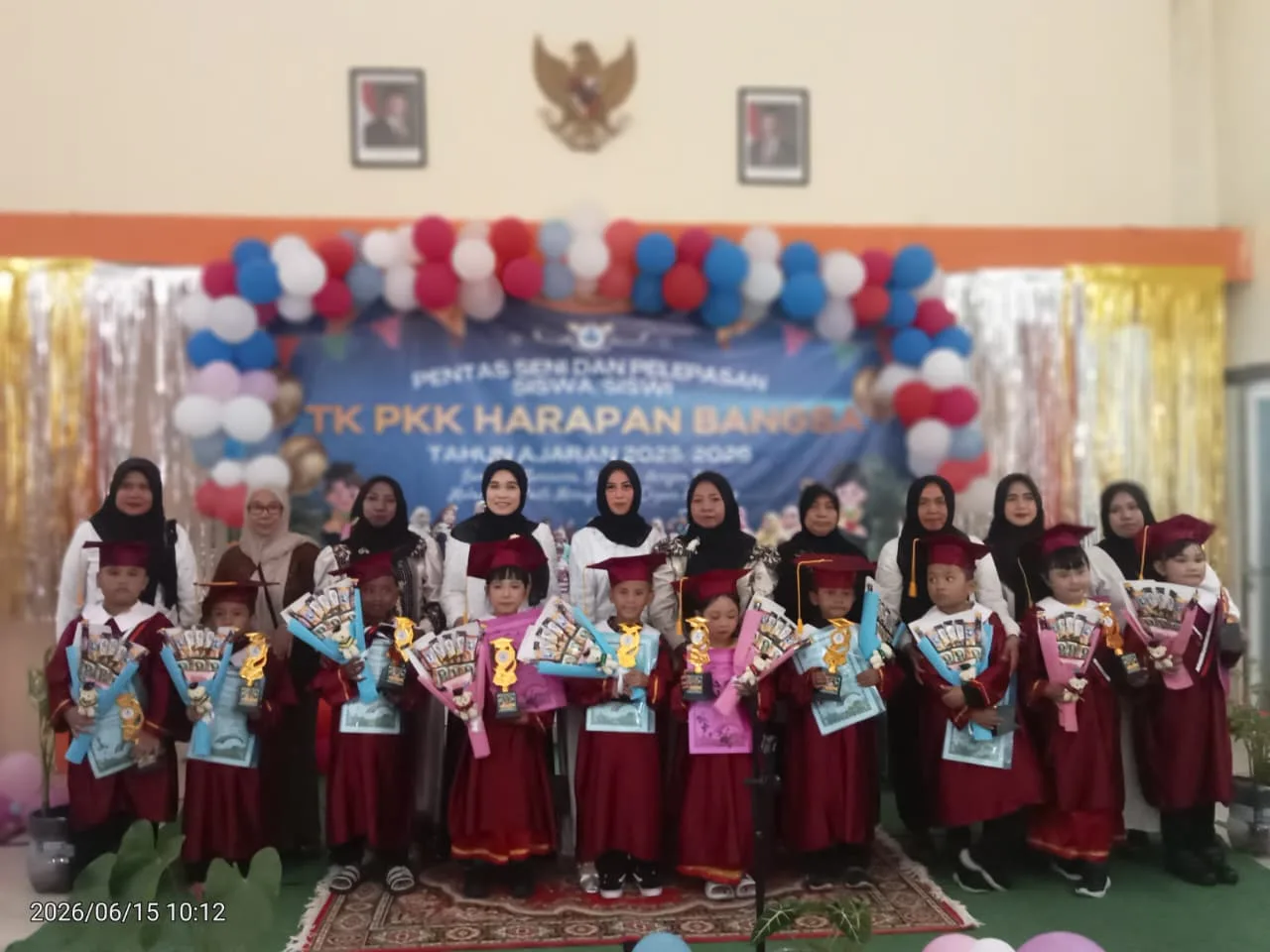 Aksi Menggemaskan di Panggung Perpisahan: TK PKK Harapan Bangsa Cetak Generasi Berani dan Kreatif