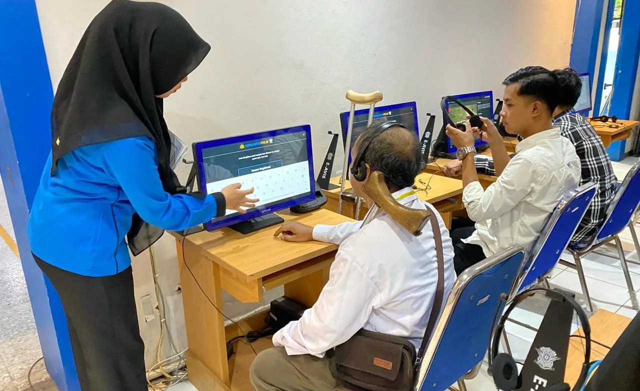 Polresta Malang Kota Berikan Layanan Prioritaskan Pembuatan SIM Difabel Driver Ojol, Wujudkan Keselamatan Berlalu Lintas yang Inklusif Polresta Malang Kota