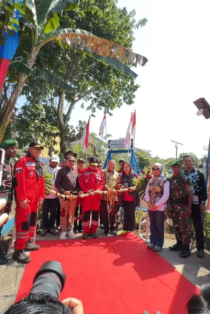 Kolaborasi Keren! Jembatan Gantung Curah Banteng Resmi Hubungkan Warga Temas Kolaborasi Keren! Jembatan Gantung Curah Banteng Resmi Hubungkan Warga Temas