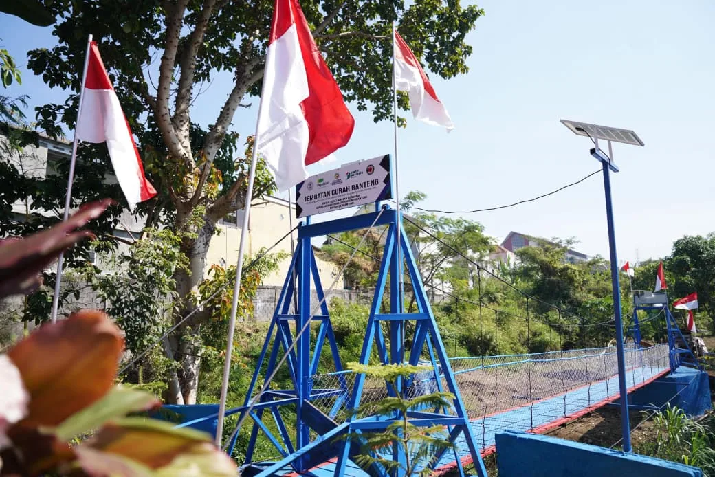 Kolaborasi Keren! Jembatan Gantung Curah Banteng Resmi Hubungkan Warga Temas Jembatan Gantung