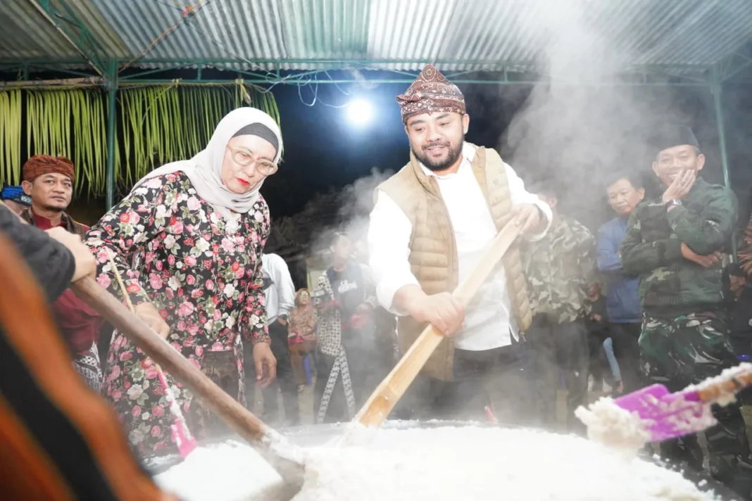 Rawat Warisan Leluhur, Warga Songgoriti Gelar Tradisi Njenang Suro di Candi Supo Rawat Warisan Leluhur, Warga Songgoriti Gelar Tradisi Njenang Suro di Candi Supo