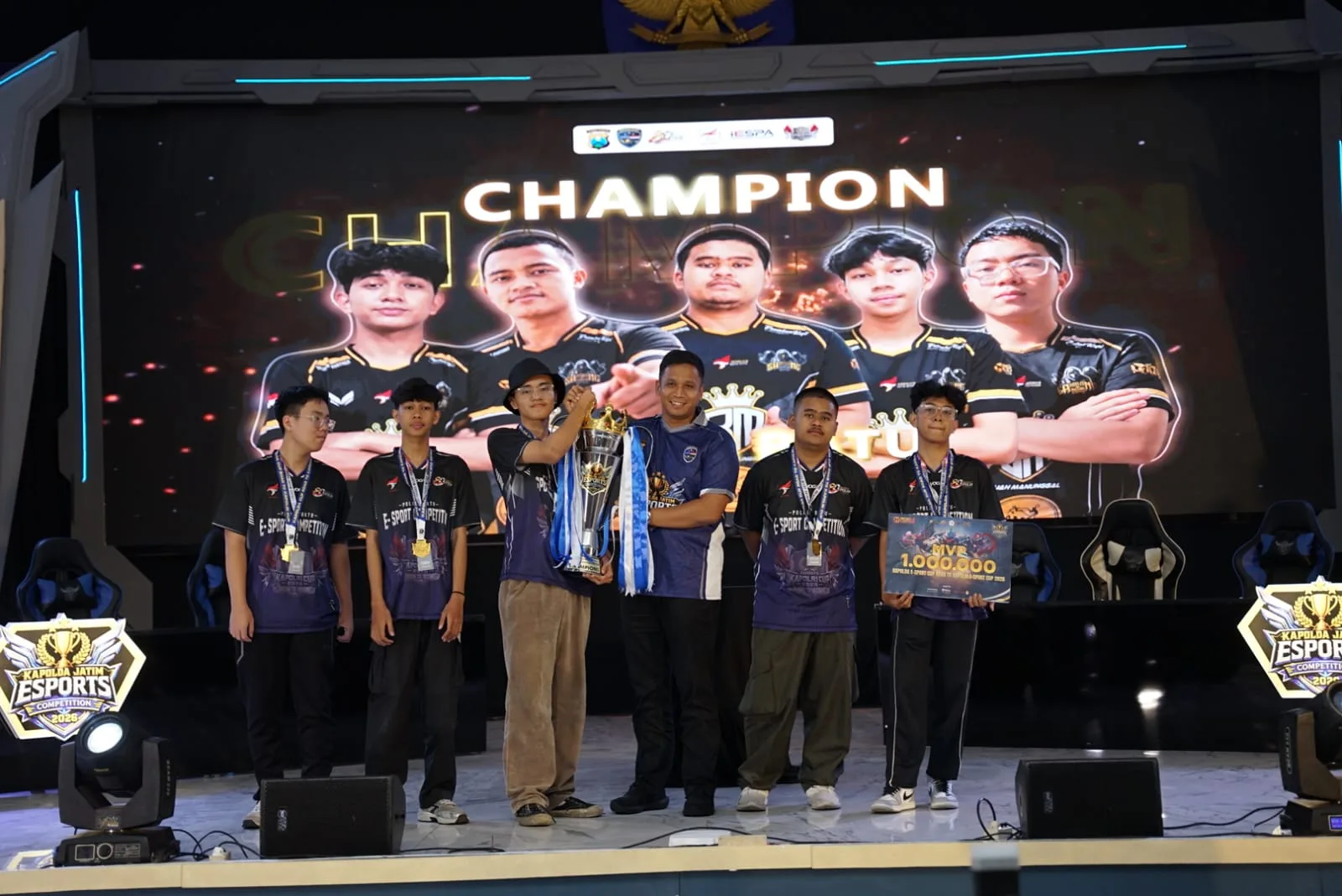 Sabet Juara 1 Kapolda Jatim Cup, Wali Kota Batu Nurochman Apresiasi Tim E-Sports SDES RAPPZYY