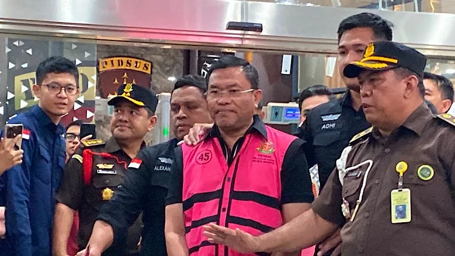 Tiga Eks Pejabat BGN jadi Tersangka Korupsi Tata Kelola MBG Tiga Eks Pejabat BGN jadi Tersangka Korupsi Tata Kelola MBG