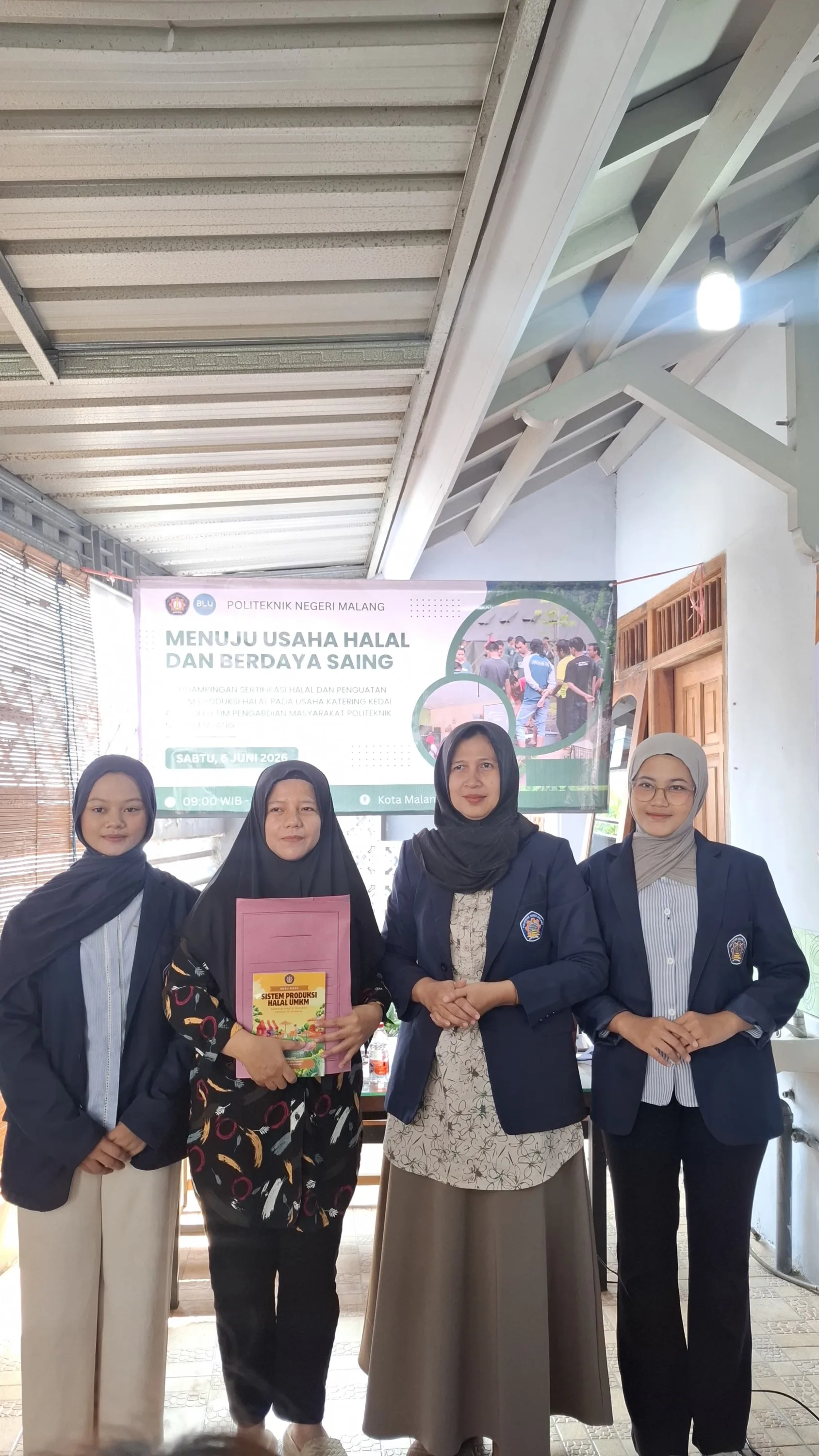 Dukung UMKM Kuliner, Tim PKM Polinema Dampingi Kedai AARA Malang Raih Sertifikasi Halal Polinema