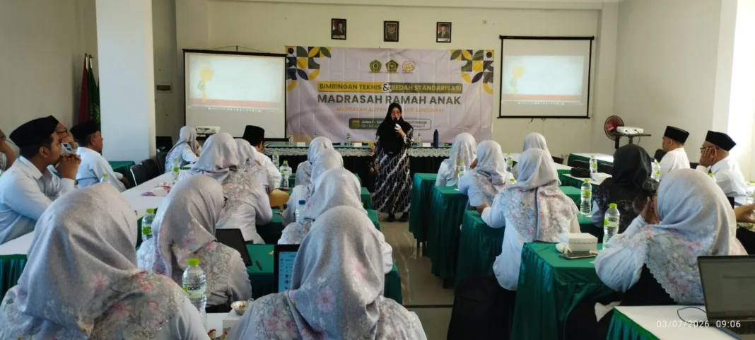 MA Almaarif Singosari Siapkan Madrasah Ramah Anak Lewat Bimtek Standarisasi MA Almaarif Singosari Siapkan Madrasah Ramah Anak Lewat Bimtek Standarisasi