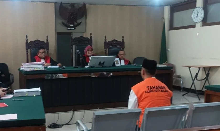 Tipu Investor Hingga Rp1,5 Miliar, Pria Sukun Kota Malang Dituntut 3,5 Penjara Tipu Investor Hingga Rp1,5 Miliar, Pria Sukun Kota Malang Dituntut 3,5 Penjara