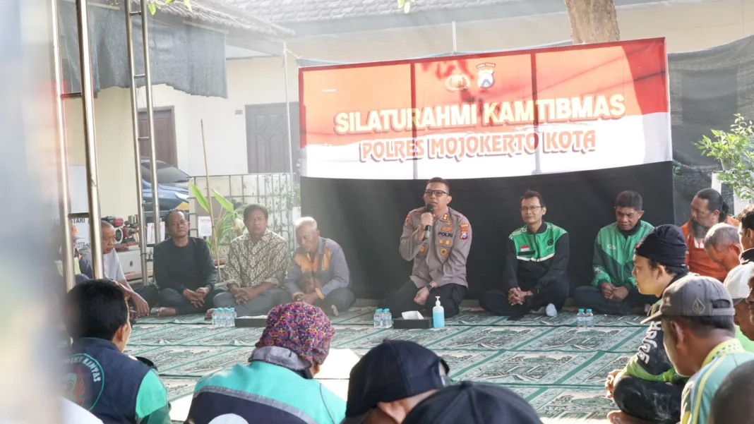 Polres Mojokerto Kota Gelar Silaturahmi Kamtibmas Perkuat Sinergi Bersama Masyarakat Polres Mojokerto Kota Gelar Silaturahmi Kamtibmas Perkuat Sinergi Bersama Masyarakat