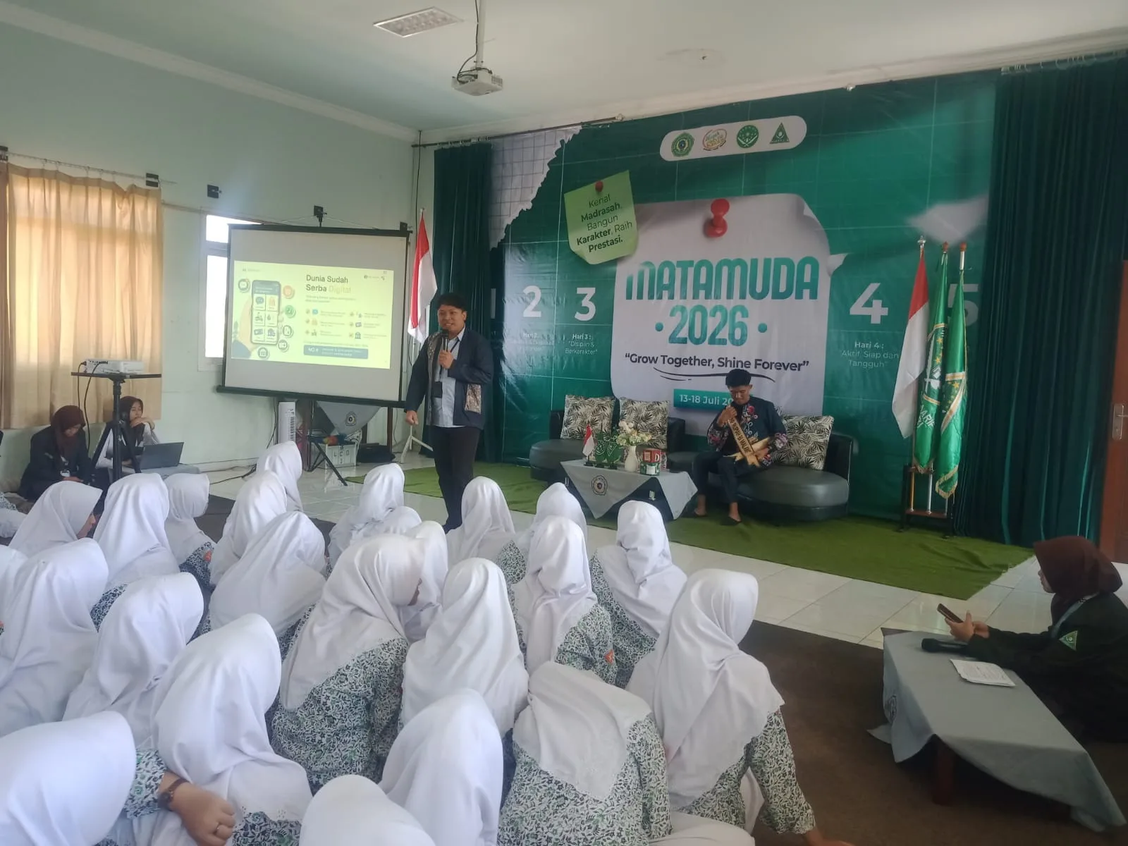 MATAMUDA MA Almaarif Singosari Tanamkan Literasi Digital dan Cinta Rupiah kepada Siswa Baru MA Almaarif